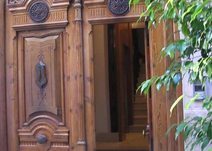 Reina Catedral 아파트 *