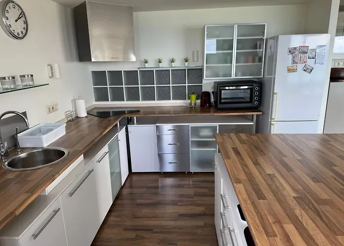 Spacious In With Sea View - 160 Sqm Διαμέρισμα *