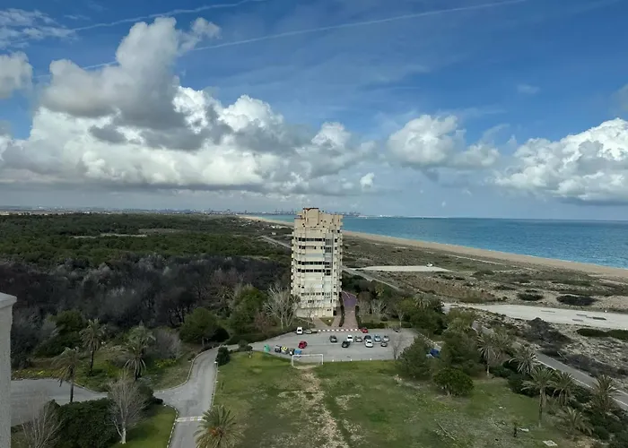 Spacious In With Sea View - 160 Sqm