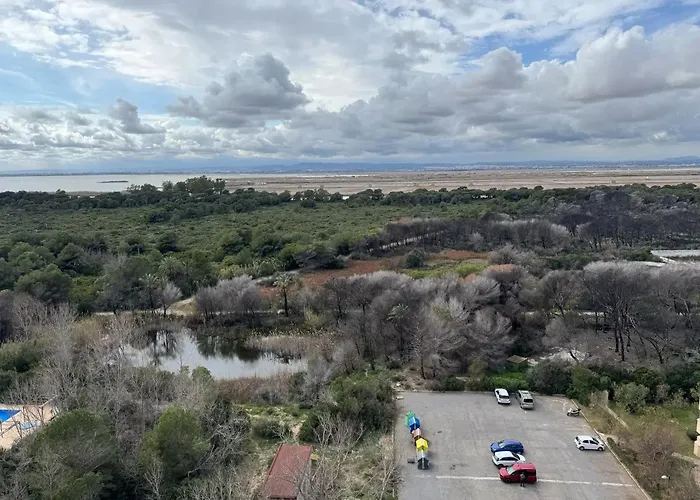 Spacious In With Sea View - 160 Sqm Διαμέρισμα *