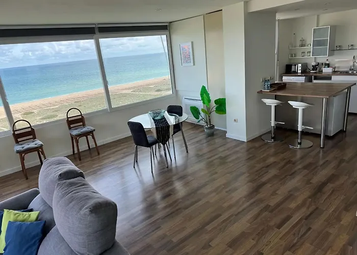 Spacious In With Sea View - 160 Sqm Διαμέρισμα *