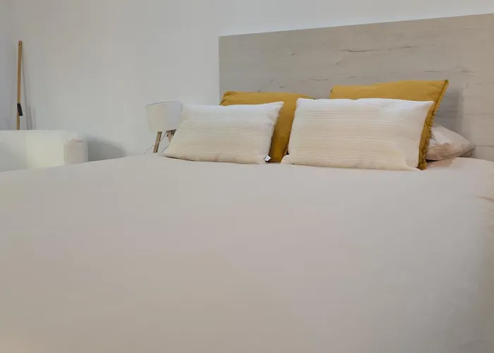 아파트 Arenas 3 *