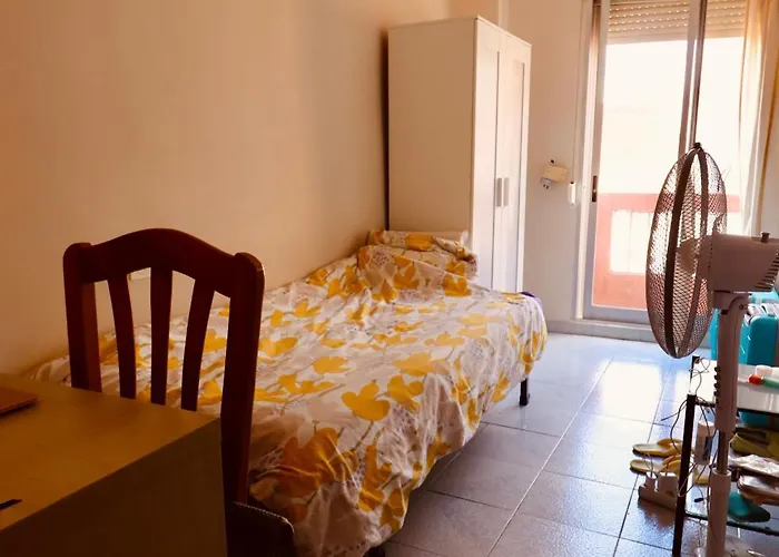 2 Bed Apartment, Great Location, 500m From *