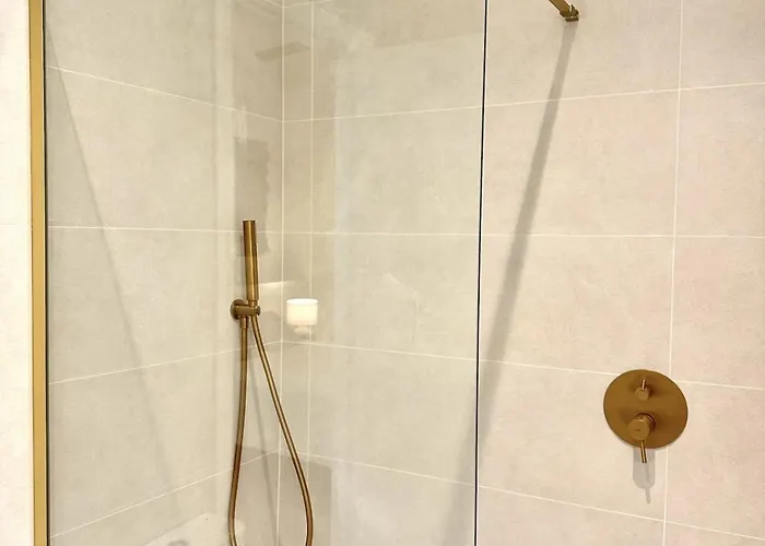 Anelsa Serranos 3 فالنسيا