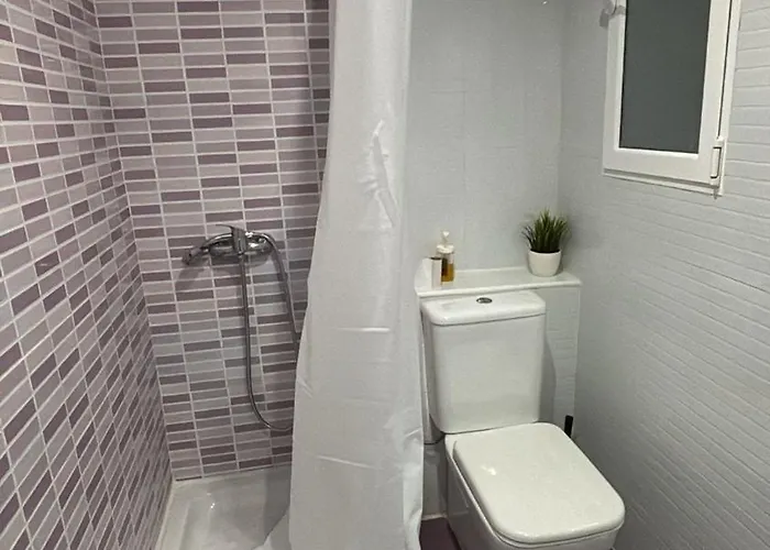 Familias Y Grupos Muy Grande En El Centro De 아파트 *