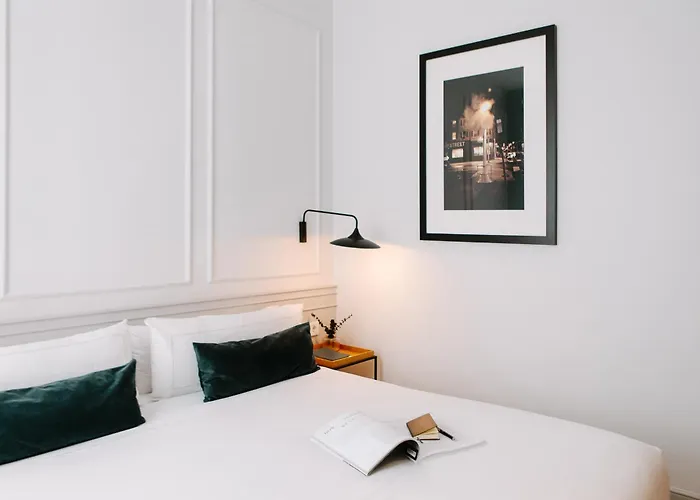 Mate Collection Helen Berger Otel