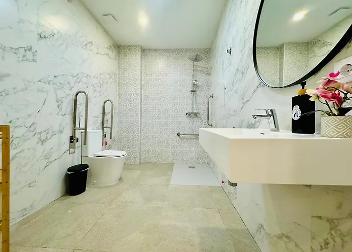 Appartamento Flat A - Wide & Cool Flat Next To Historic Center *