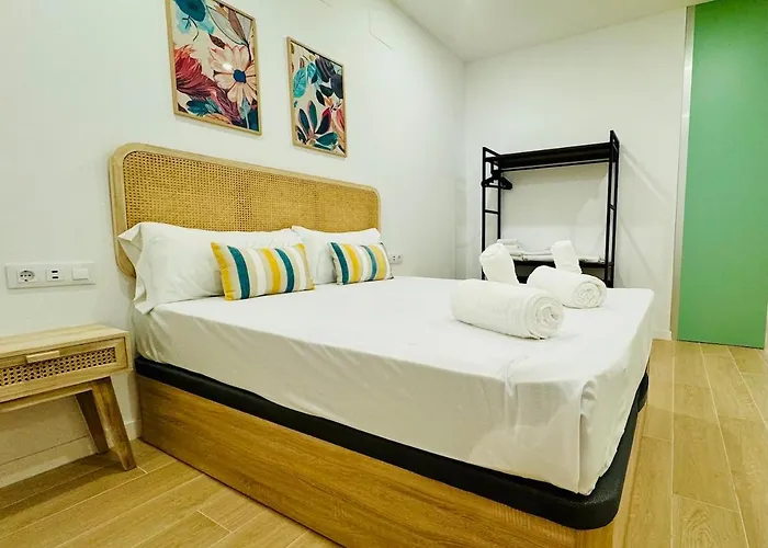 Flat A - Wide & Cool Flat Next To Historic Center *