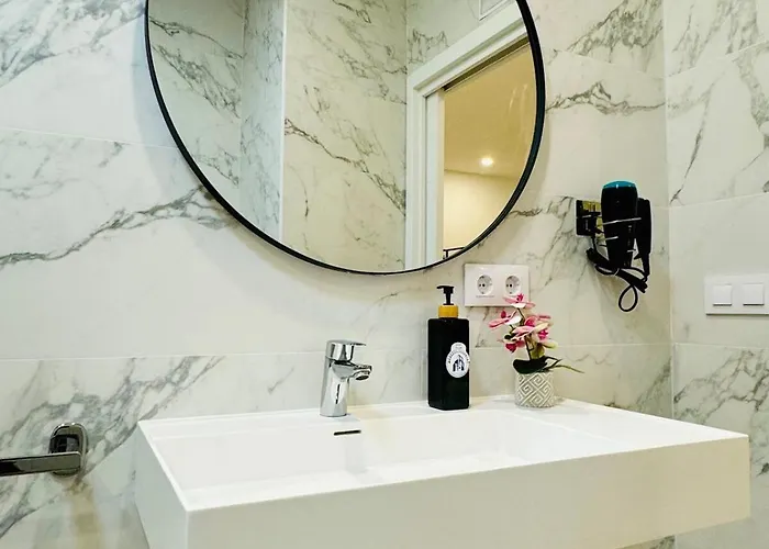 Appartamento Flat A - Wide & Cool Flat Next To Historic Center *