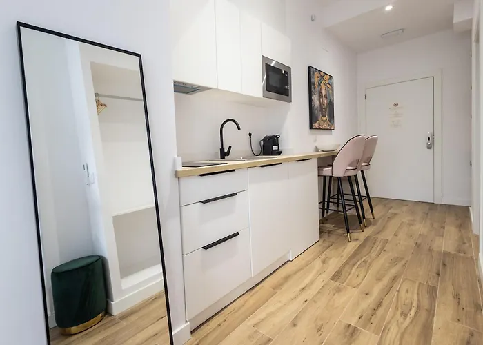 Ξενοδοχείο με διαμερίσματα Lola By Concept Flats