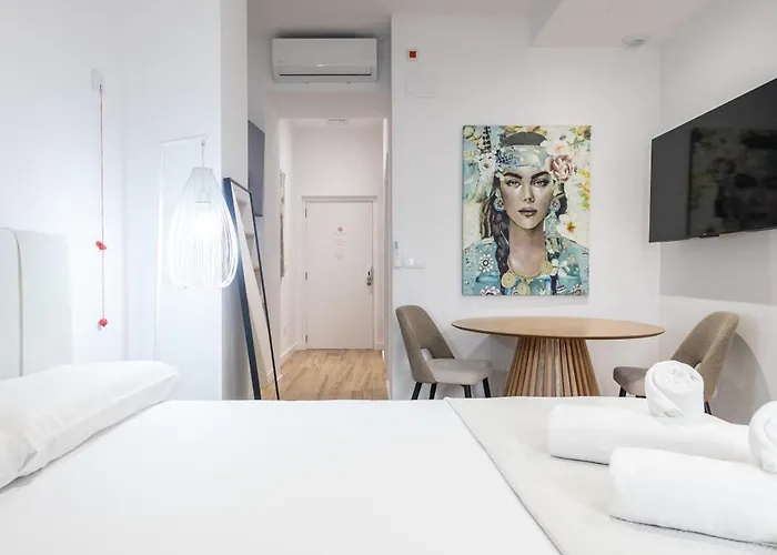 Lola By Concept Flats 4*