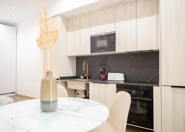 Flats - Exclusiva, Junto Al Roig Arena شقة *