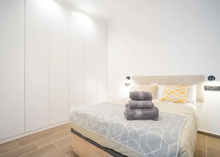 Flats-moderno, Junto Al Roig Arena Apartment *