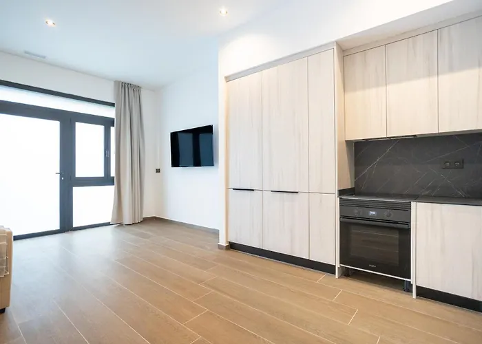 Flats-moderno, Junto Al Roig Arena 아파트 *