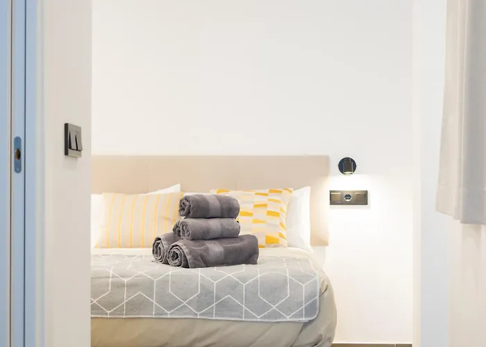 Flats-moderno, Junto Al Roig Arena *