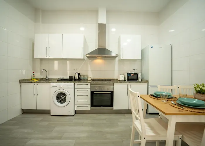 Luminoso Familiar Y Patio Privado Διαμέρισμα