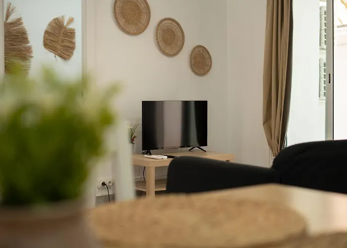 Luminoso Familiar Y Patio Privado Διαμέρισμα *