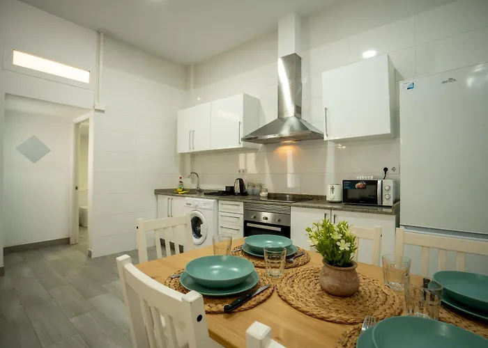 Luminoso Familiar Y Patio Privado * Βαλένθια