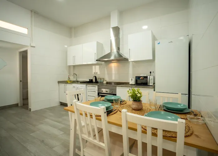 Διαμέρισμα Luminoso Familiar Y Patio Privado *