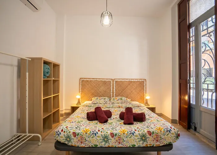 Luminoso Familiar Y Patio Privado Διαμέρισμα