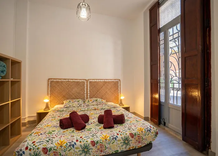 Luminoso Familiar Y Patio Privado Διαμέρισμα *