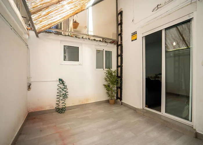 Διαμέρισμα Luminoso Familiar Y Patio Privado *