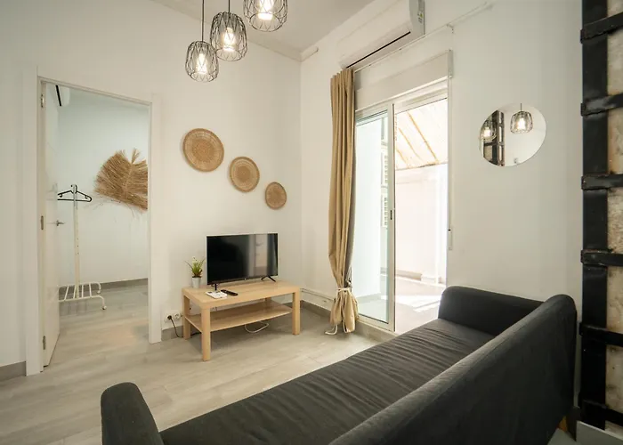 Luminoso Familiar Y Patio Privado * Βαλένθια