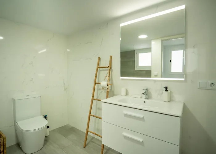 Luminoso Familiar Y Patio Privado Διαμέρισμα *