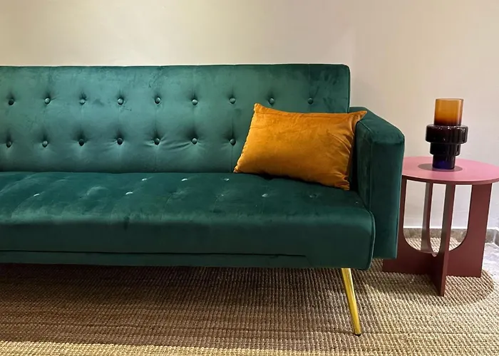 Valencia, Netflix, 4 Mins Walk To The Βαλένθια