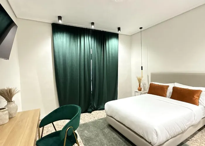 Valencia, Netflix, 4 Mins Walk To The Βαλένθια