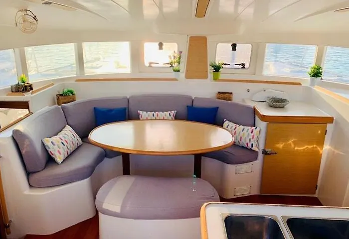 Barco Sobre El Mar Hotel na wodzie Walencja