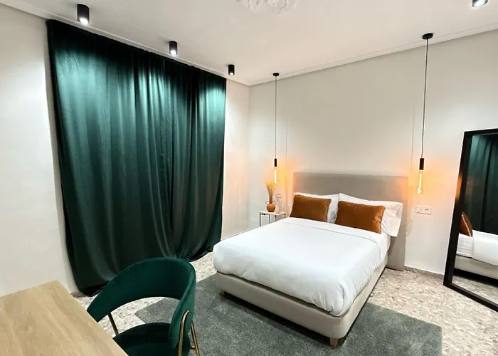 Valencia, Netflix, 4 Mins Walk To The *