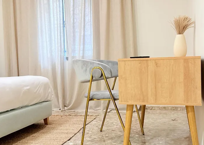 Valencia, Netflix, 4 Mins Walk To The *