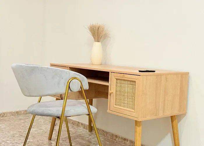 Valencia, Netflix, 4 Mins Walk To The Βαλένθια