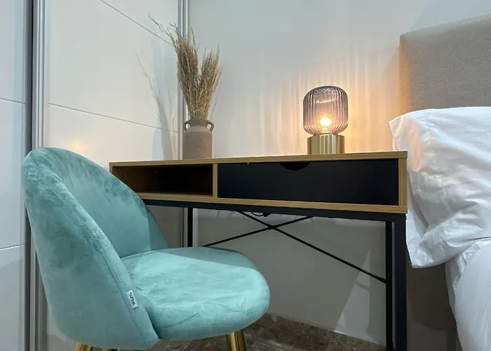 Valencia, Netflix, 4 Mins Walk To The * Valencia