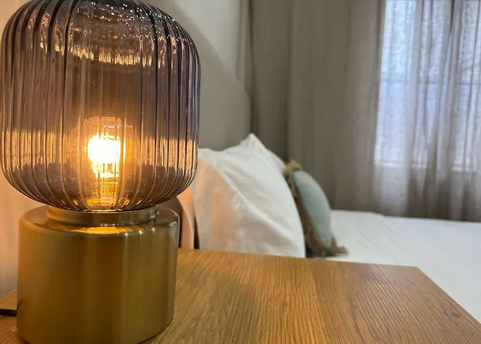 Valencia, Netflix, 4 Mins Walk To The 홈스테이 *