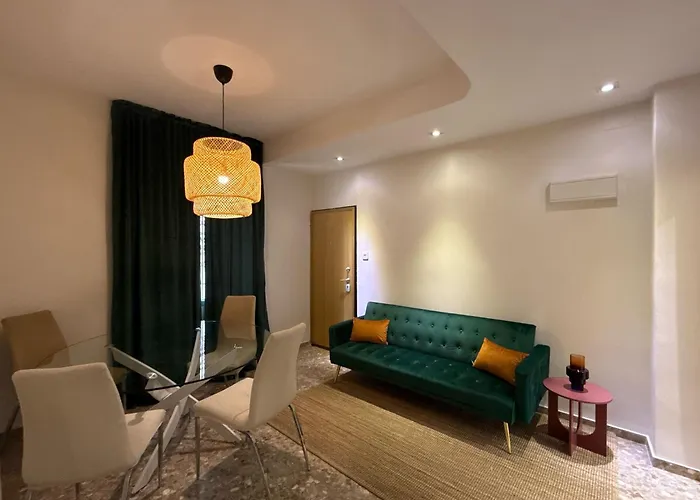 Valencia, Netflix, 4 Mins Walk To The *