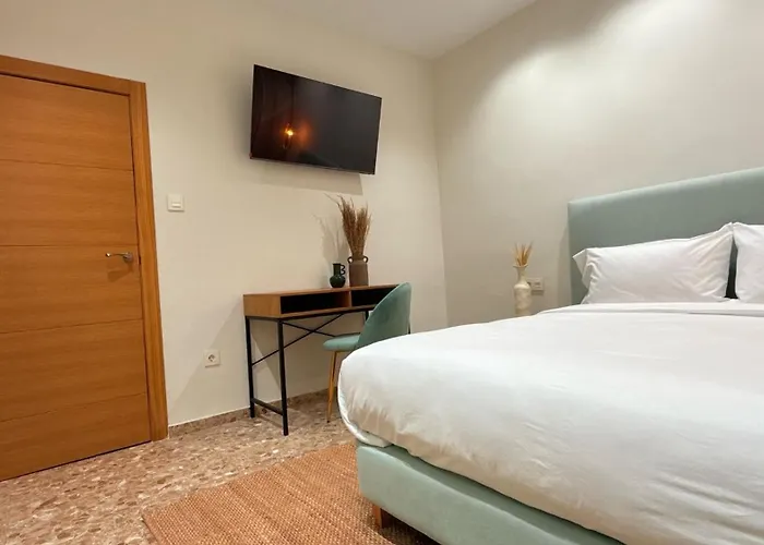 Valencia, Netflix, 4 Mins Walk To The 홈스테이 *