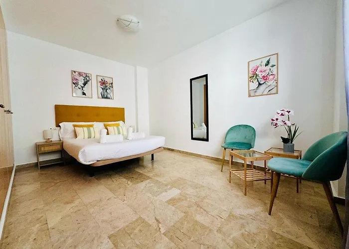 Abat 3 Cool & Wide Duplex Next To The Cathedral