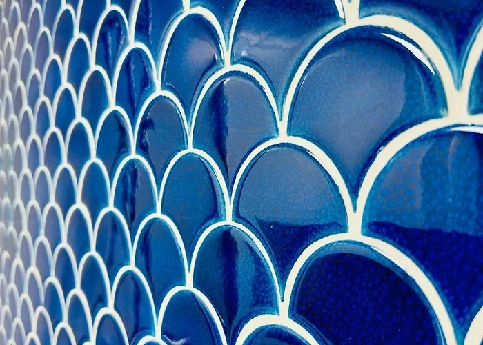 Abat 3 Cool & Wide Duplex Next To The Cathedral