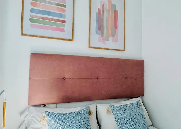 Abat 3 Cool & Wide Duplex Next To The Cathedral شقة