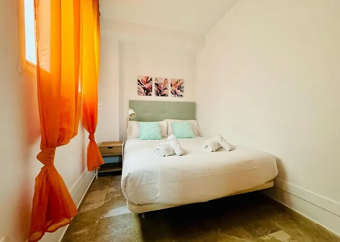 Abat 2 Cool & Wide Flat Next To The Cathedral Apartment