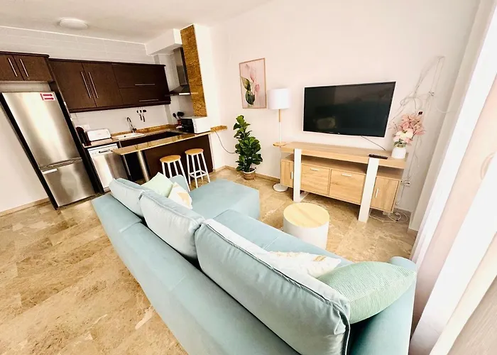 Abat 2 Cool & Wide Flat Next To The Cathedral *