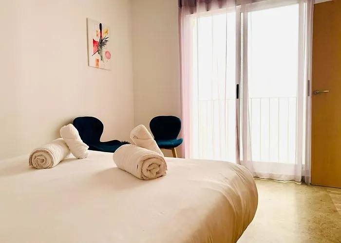 Abat 2 Cool & Wide Flat Next To The Cathedral Apartment