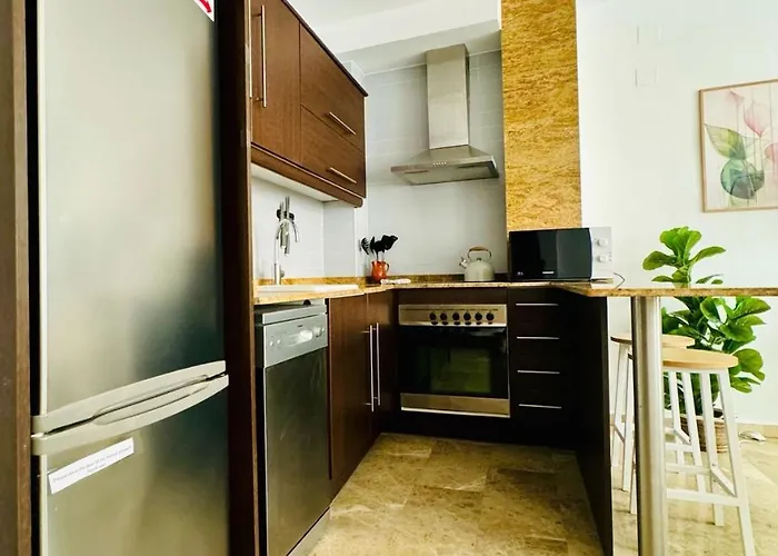 Abat 2 Cool & Wide Flat Next To The Cathedral *