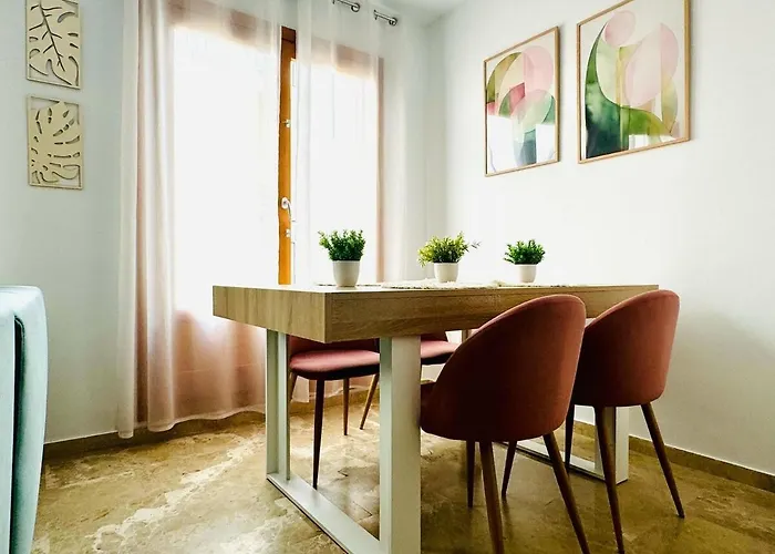 Abat 2 Cool & Wide Flat Next To The Cathedral شقة