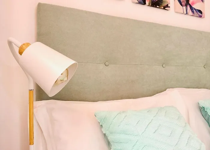 Abat 2 Cool & Wide Flat Next To The Cathedral Apartment *