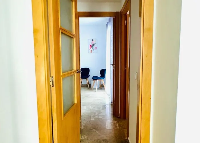 Abat 2 Cool & Wide Flat Next To The Cathedral *