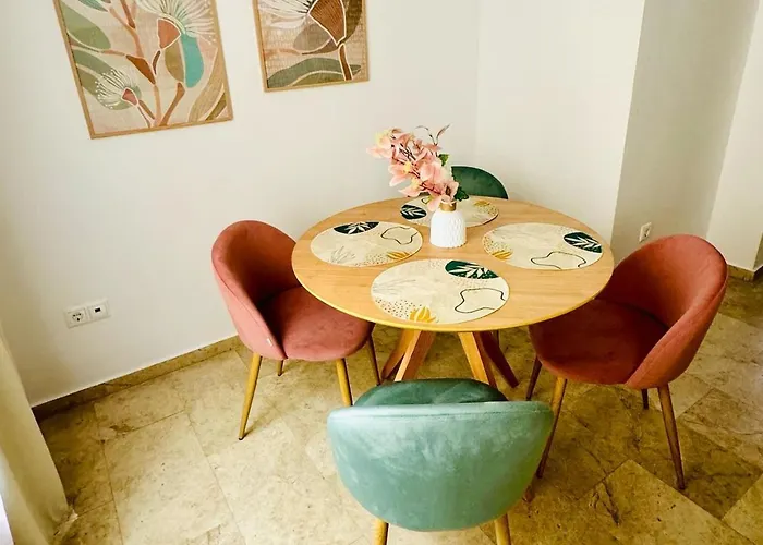 Abat 1 Cool & Wide Flat Next To The Cathedral Apartment *