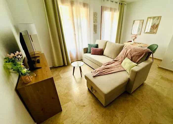 Abat 1 Cool & Wide Flat Next To The Cathedral *